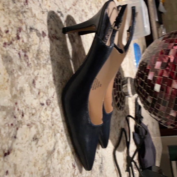 Navy blue sling backs. Nine West. - Picture 4 of 5
